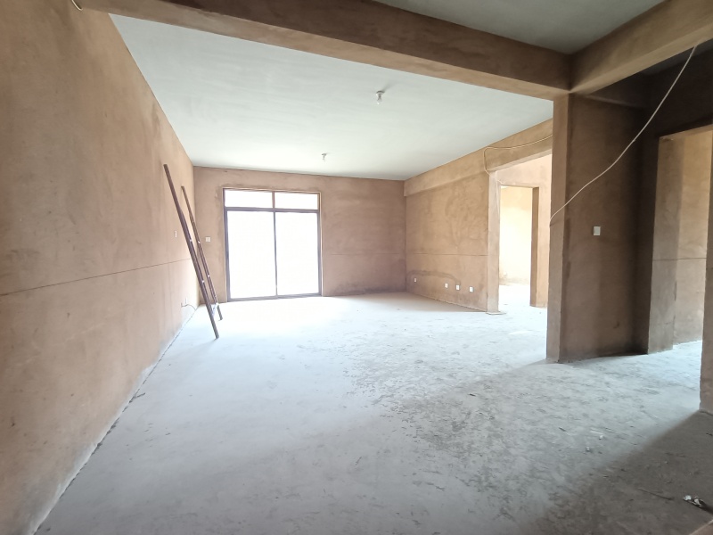 4室2廳3陽臺 平和花園餐廳