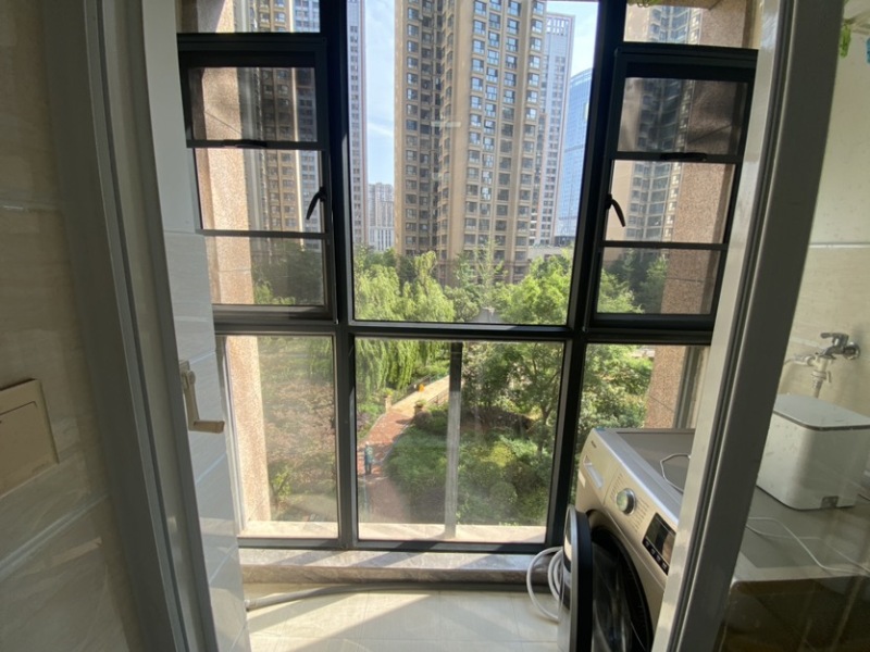 4室2廳1陽臺 聯(lián)想科技城一期陽臺