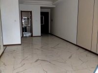 4室2廳2陽臺 新城瑯樾一期客廳