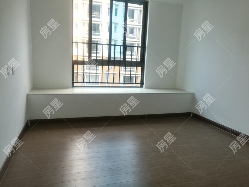 4室2廳2陽臺 碧桂園紫臺臥室