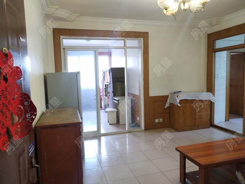 2室2廳1陽(yáng)臺(tái) 螺峰街32號(hào)餐廳