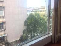 4室2廳2陽臺 凱苑小區(qū)陽臺