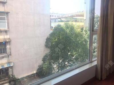 4室2廳2陽臺 凱苑小區(qū)陽臺