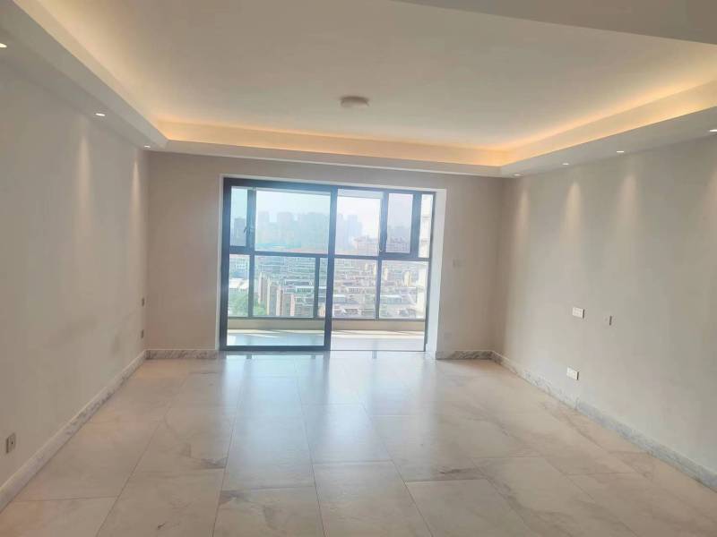 4室2廳2陽(yáng)臺(tái) 復(fù)地云極一期客廳