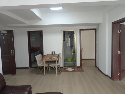 3室2廳2陽(yáng)臺(tái) 潤(rùn)城二區(qū)