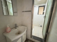 3室2廳2陽(yáng)臺(tái) 潤(rùn)城二區(qū)衛(wèi)生間