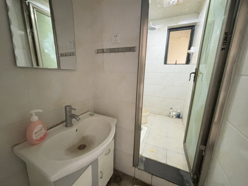 3室2廳2陽(yáng)臺(tái) 潤(rùn)城二區(qū)衛(wèi)生間