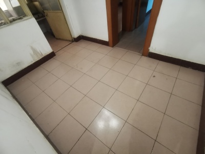 2室1廳1陽(yáng)臺(tái) 東風(fēng)西路281號(hào)