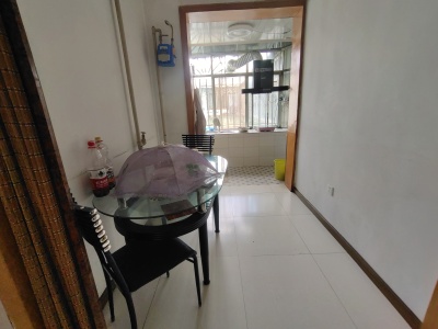 2室1廳1陽臺 東華小區(qū)