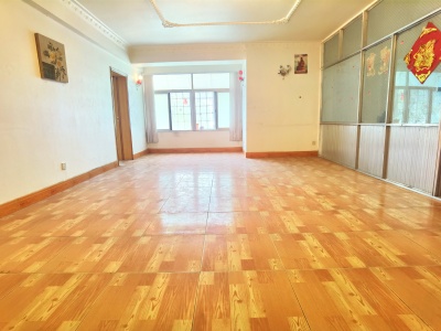 3室2廳1陽(yáng)臺(tái) 富春花園