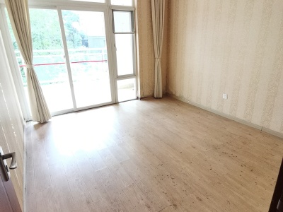5室3廳3陽臺(tái) 湖畔之夢