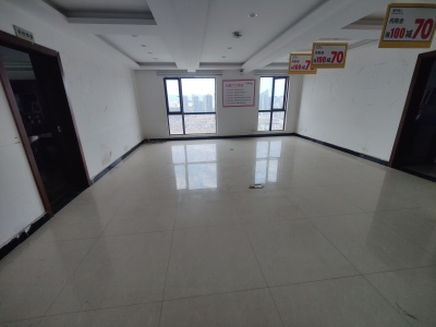 4室2廳1陽臺(tái) 同德昆明廣場B區(qū)