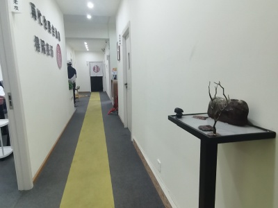 4室2廳1陽(yáng)臺(tái) 世紀(jì)廣場(chǎng)