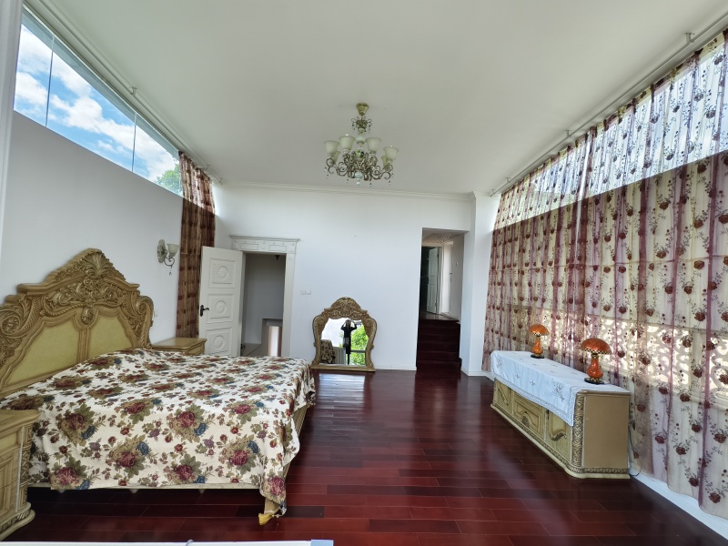 6室2廳3陽臺(tái) 滇池高爾夫別墅別墅臥室