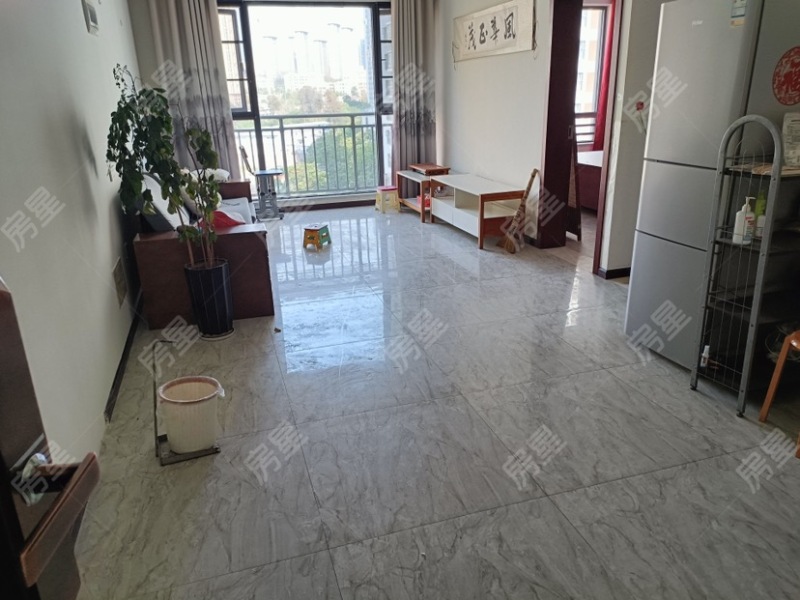 2室2廳1陽臺(tái) 金領(lǐng)時(shí)代客廳