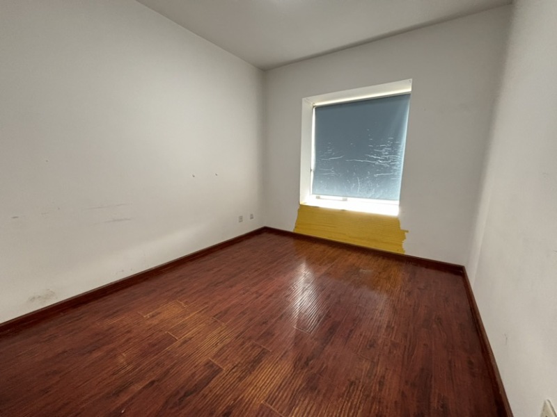 3室2廳2陽(yáng)臺(tái) 潤(rùn)城二區(qū)臥室