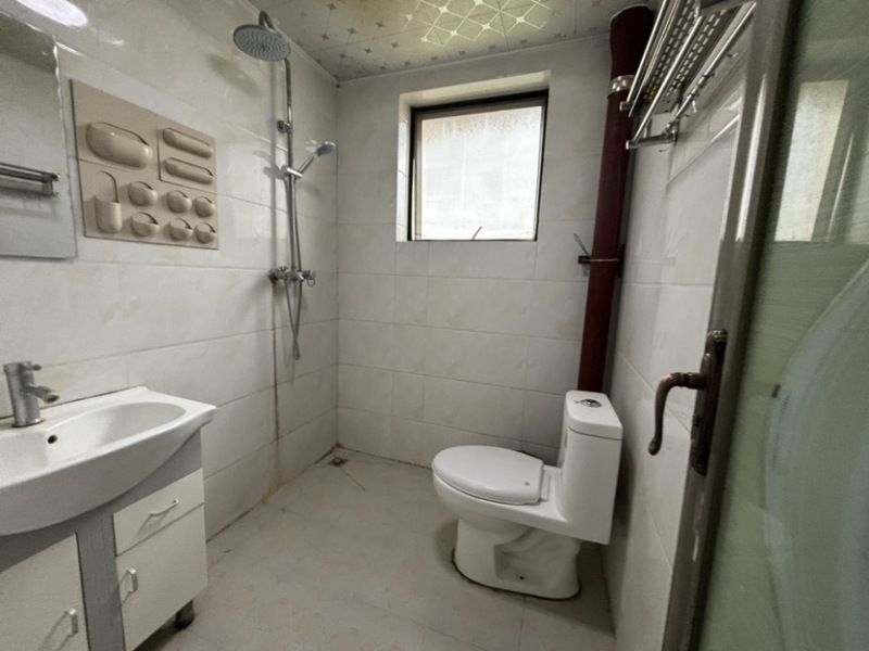 3室2廳2陽(yáng)臺(tái) 潤(rùn)城二區(qū)衛(wèi)生間