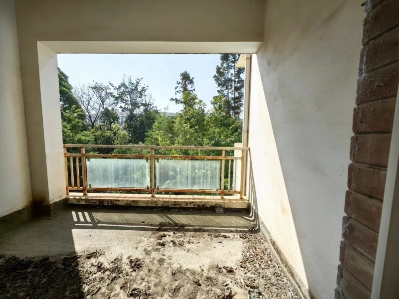 5室3廳3陽臺 湖畔之夢別墅餐廳