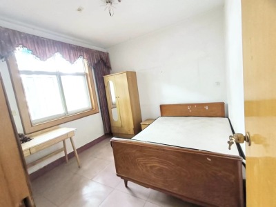 3室2廳1陽臺 寧靜小區(qū)臥室