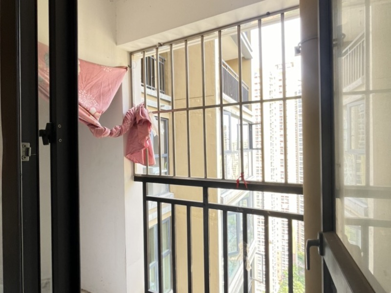 3室2廳2陽(yáng)臺(tái) 金坤尚城祥和里陽(yáng)臺(tái)