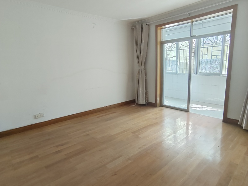 3室2廳1陽(yáng)臺(tái) 波羅小區(qū)臥室