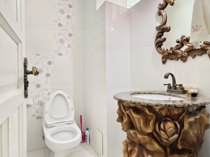 6室2廳3陽臺(tái) 滇池高爾夫別墅別墅衛(wèi)生間