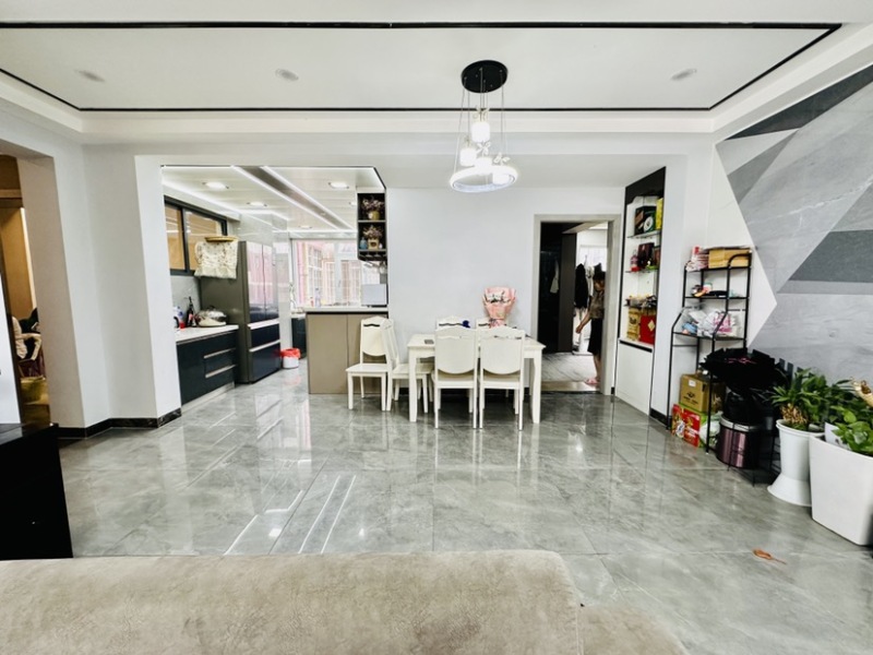 4室2廳2陽臺 北京路花苑餐廳