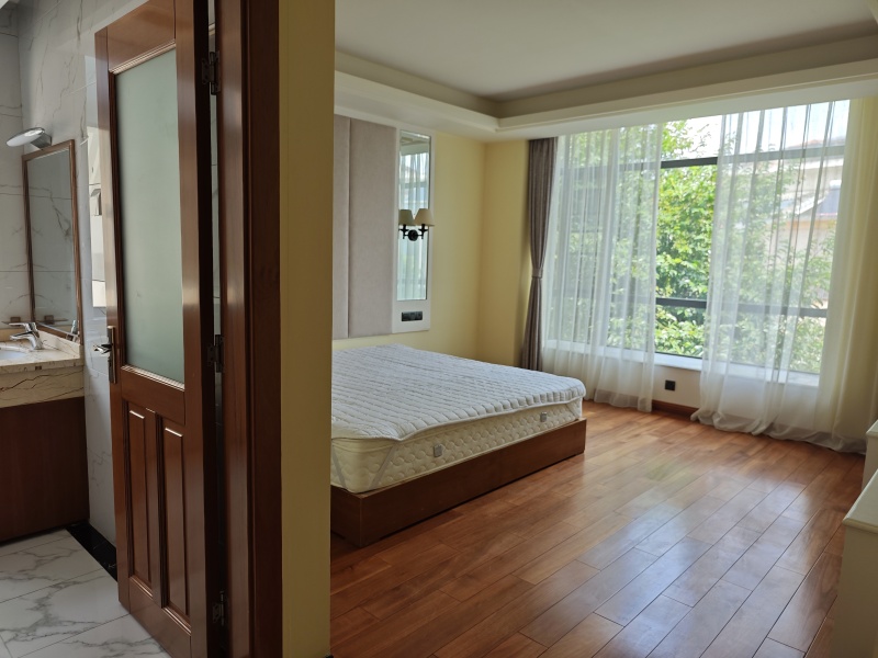 9室2廳2陽臺 滇池融苑別墅臥室