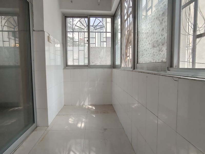 3室2廳1陽(yáng)臺(tái) 波羅小區(qū)陽(yáng)臺(tái)