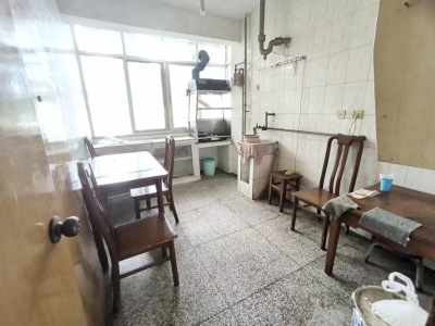 3室2廳1陽臺 寧靜小區(qū)餐廳