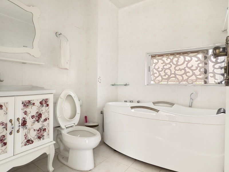 6室2廳3陽臺(tái) 滇池高爾夫別墅別墅臥室