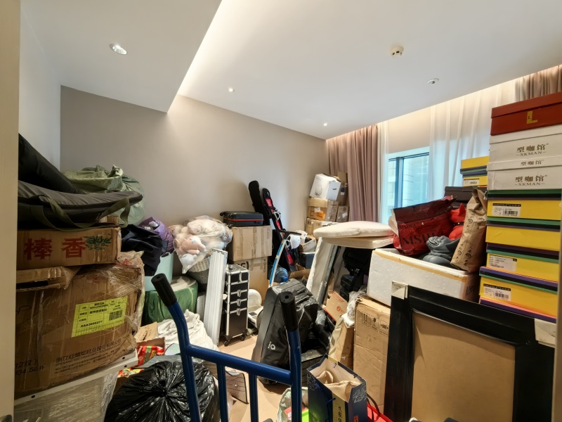 5室2廳2陽臺 俊發(fā)逸天峰臥室