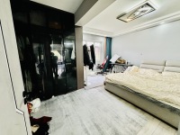 4室2廳2陽臺 北京路花苑臥室