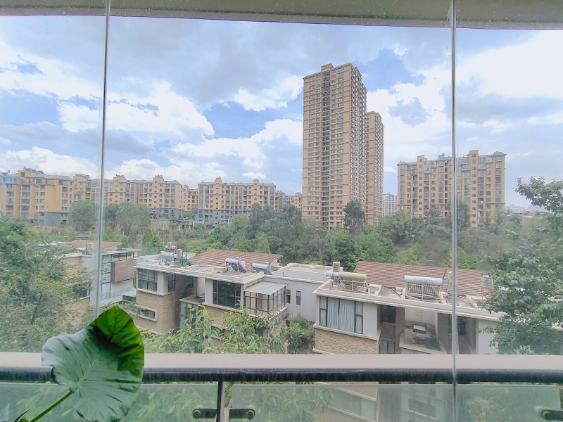 4室2廳2陽臺 云南映象花好月圓一期客廳