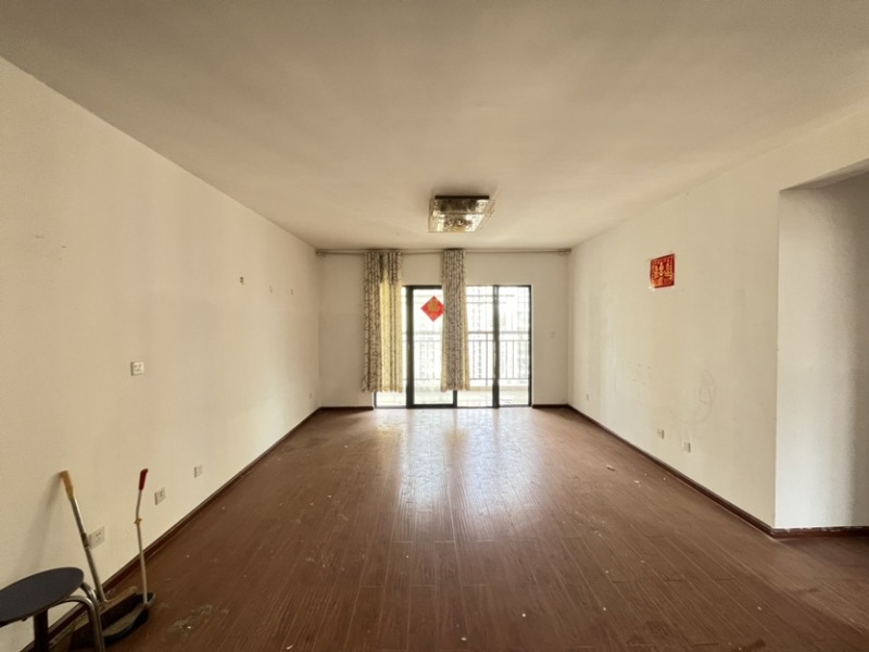 3室2廳2陽(yáng)臺(tái) 金坤尚城祥和里客廳