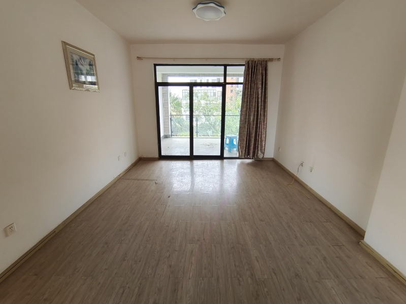 3室2廳1陽臺(tái) 滇池衛(wèi)城鉑睿客廳