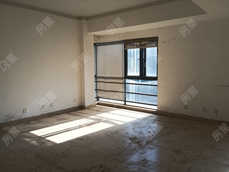 4室2廳3陽臺 滇池衛(wèi)城尚層餐廳