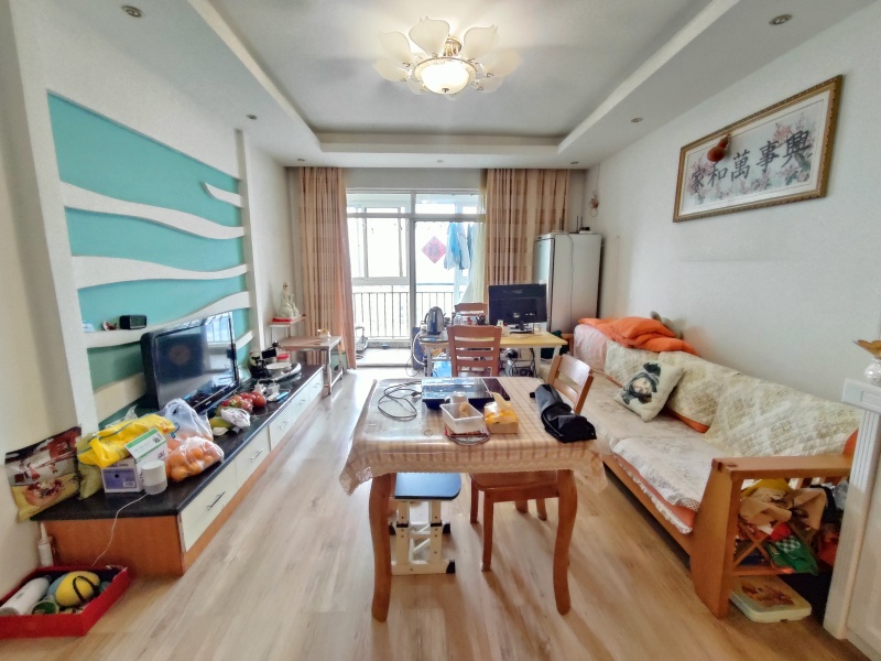 3室2廳2陽臺 遠洋風景客廳