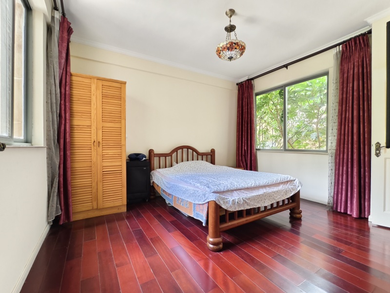 6室2廳3陽臺(tái) 滇池高爾夫別墅別墅臥室