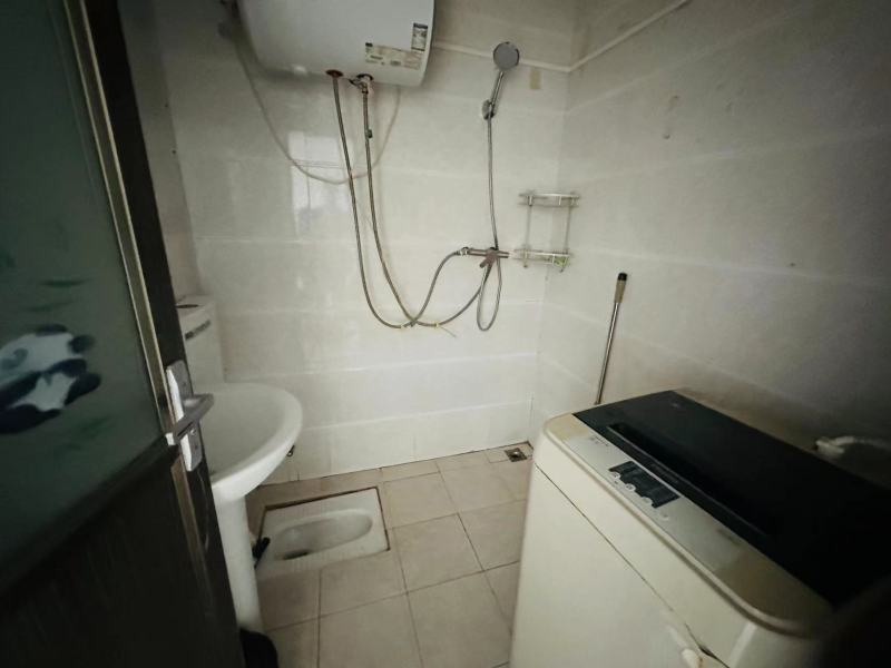 3室2廳1陽臺 葡萄街區(qū)天宇花園衛(wèi)生間