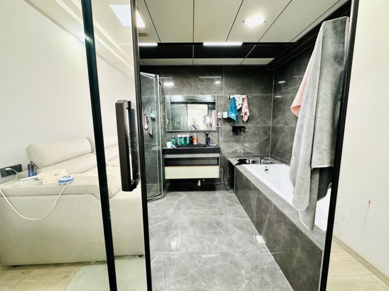 4室2廳2陽臺 北京路花苑衛(wèi)生間