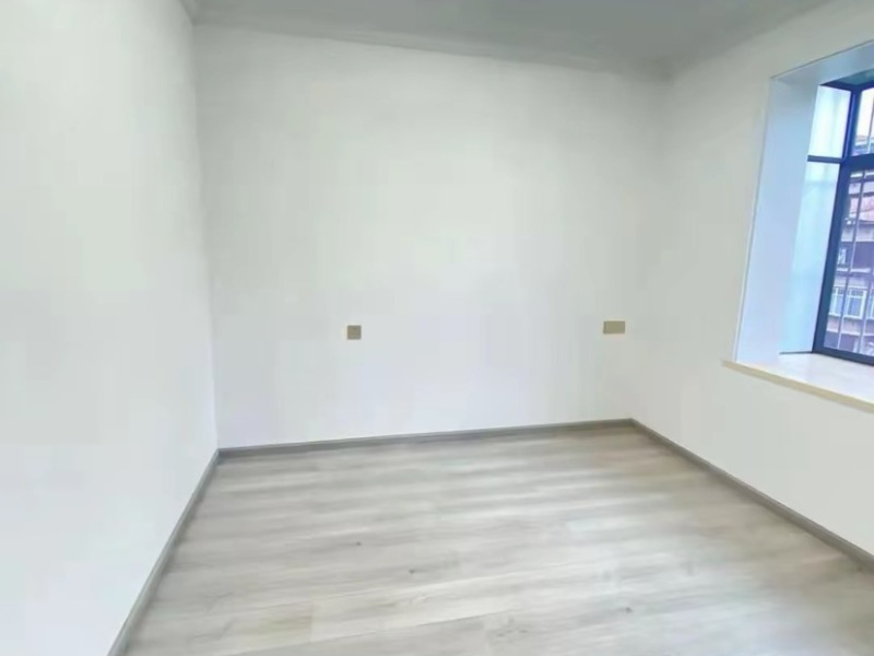 3室2廳1陽臺 白馬小區(qū)臥室