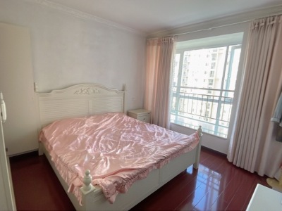 4室2廳2陽(yáng)臺(tái) 世紀(jì)城華春苑