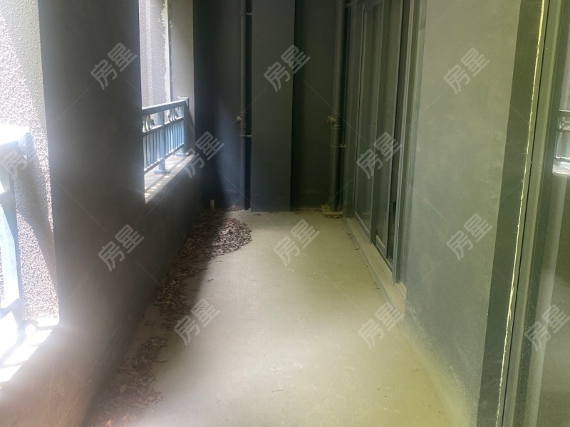 4室2廳2陽臺 萬科銀海泊岸觀瀾陽臺