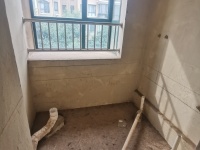 5室3廳3陽臺 貴研自然界別墅衛(wèi)生間