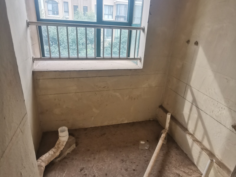 5室3廳3陽臺 貴研自然界別墅衛(wèi)生間