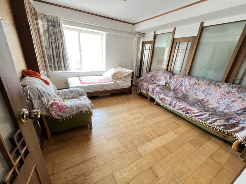 4室2廳 復(fù)興花園臥室