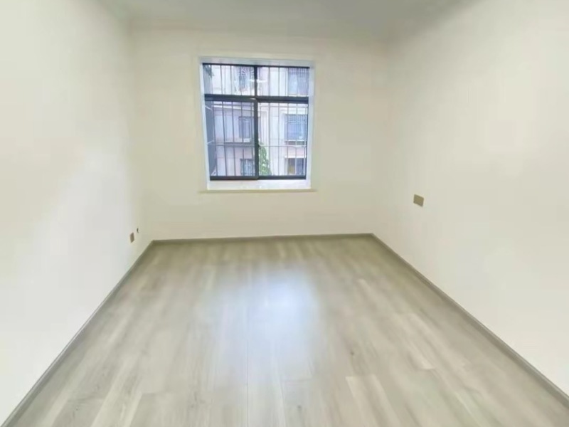 3室2廳1陽臺 白馬小區(qū)臥室