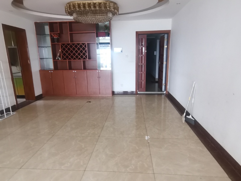 4室2廳2陽臺 云安陽光城餐廳