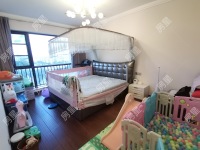 5室2廳2陽臺 萬科銀海泊岸瀾庭臥室